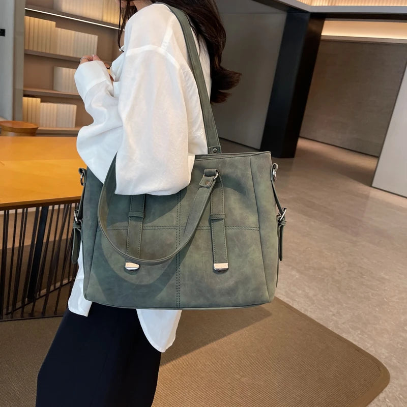 Bolsa de Ombro Feminina de Couro