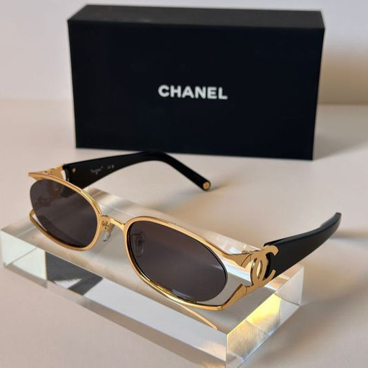 Óculos de Sol Chanel Logo